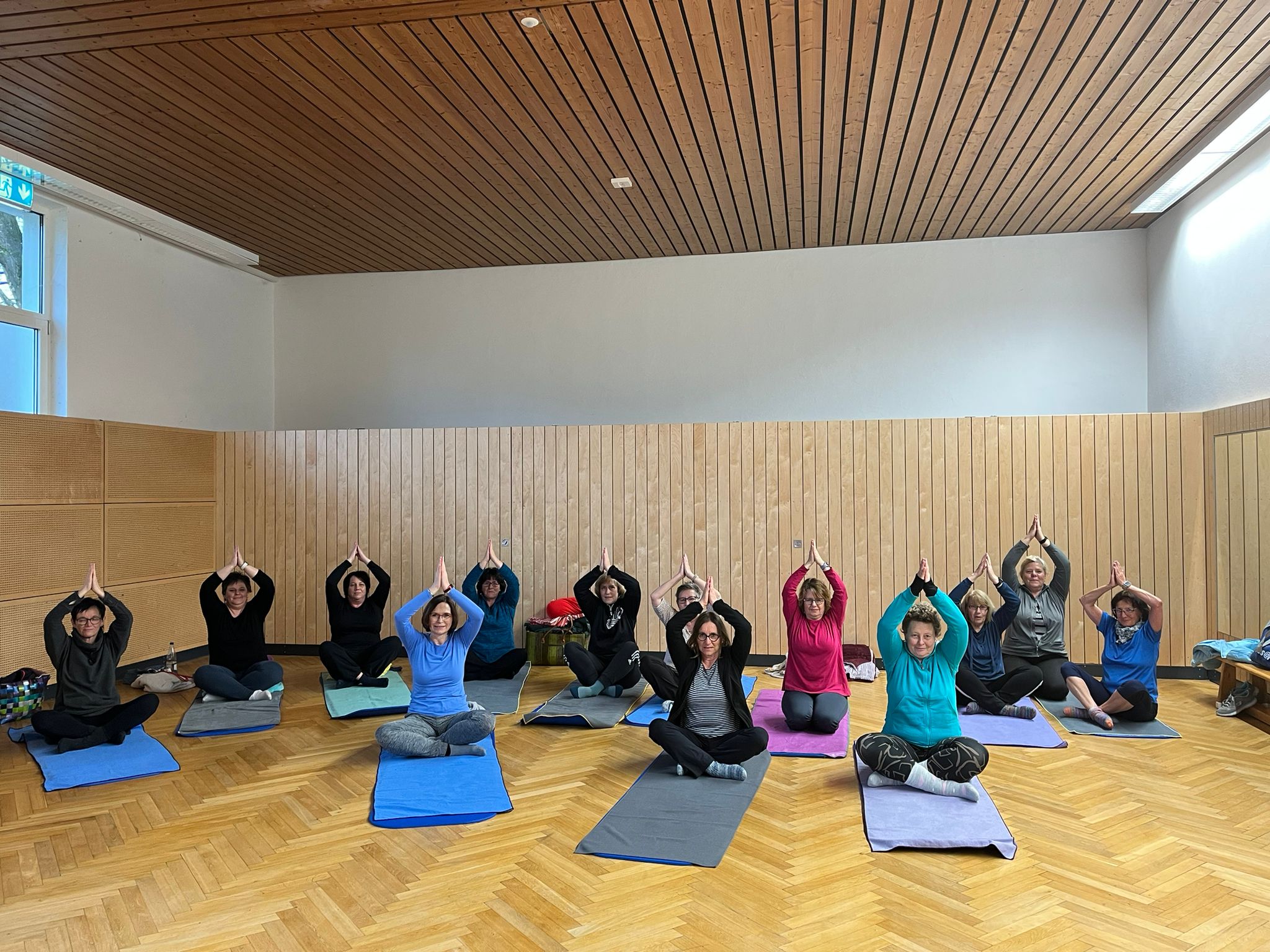 Yoga (2).jpg